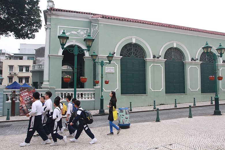 Макао, Экскурсия Храм А-Ма, Театр Дом Педру V (Macao, A-Ma Temple Route, Teatro Dom Pedro V)
