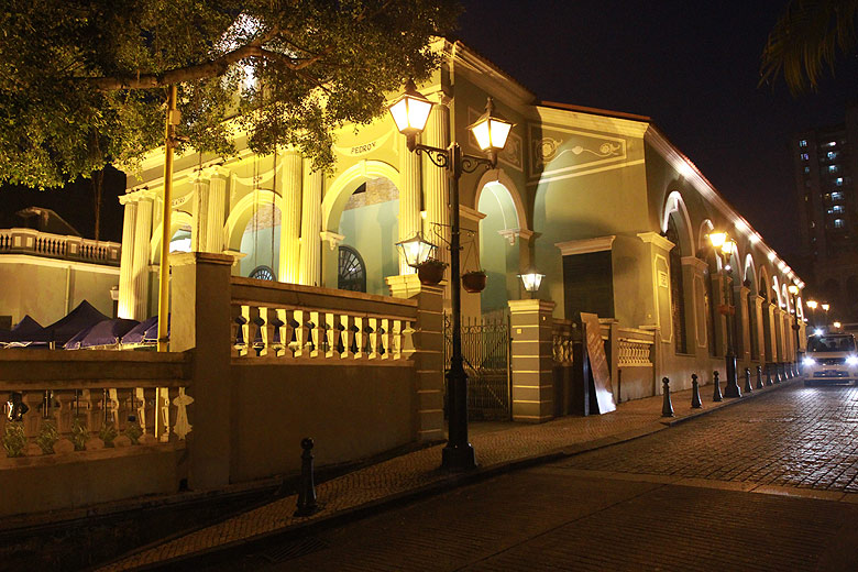 Макао, Экскурсия Храм А-Ма, Театр Дом Педру V (Macao, A-Ma Temple Route, Teatro Dom Pedro V)