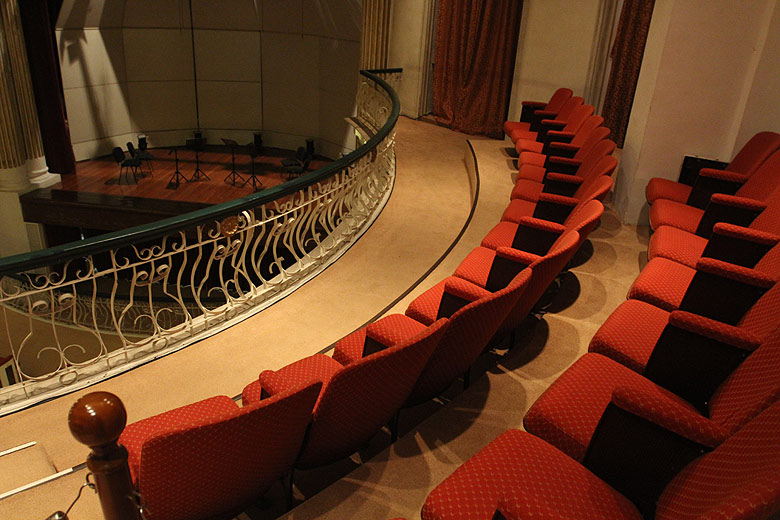 Макао, Экскурсия Храм А-Ма, Театр Дом Педру V (Macao, A-Ma Temple Route, Teatro Dom Pedro V)