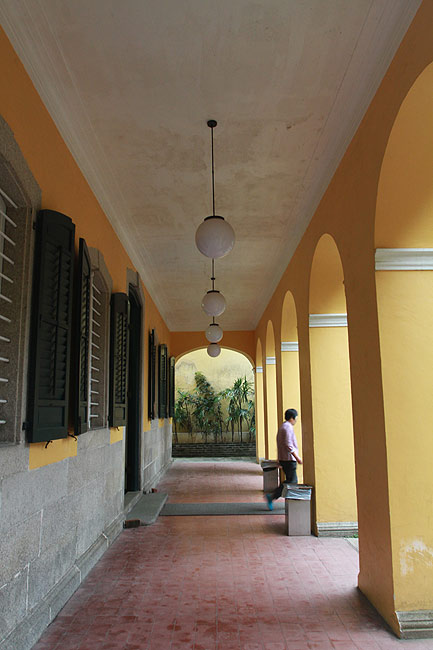 Макао, Экскурсия Храм А-Ма, Библиотека Сера Роберта Хо Туна (Macao, A-Ma Temple Route, Sir Robert Ho Tung Library)