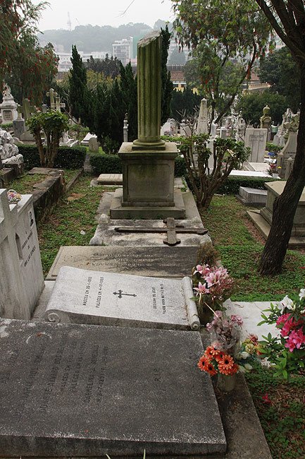 Макао, Экскурсия Холм Гия, Кладбище Святого Михаила (Macao, Guia Hill Route, Cemiterio de S. Miguel Arcanjo - Cemetery of St. Michael the Archangel)