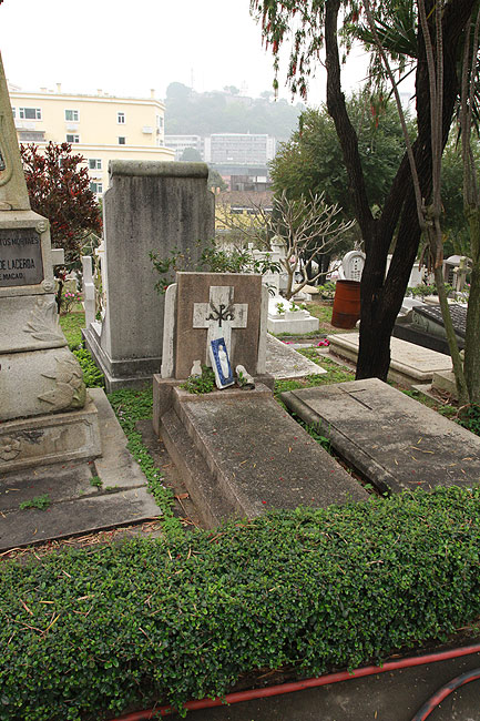 Макао, Экскурсия Холм Гия, Кладбище Святого Михаила (Macao, Guia Hill Route, Cemiterio de S. Miguel Arcanjo - Cemetery of St. Michael the Archangel)