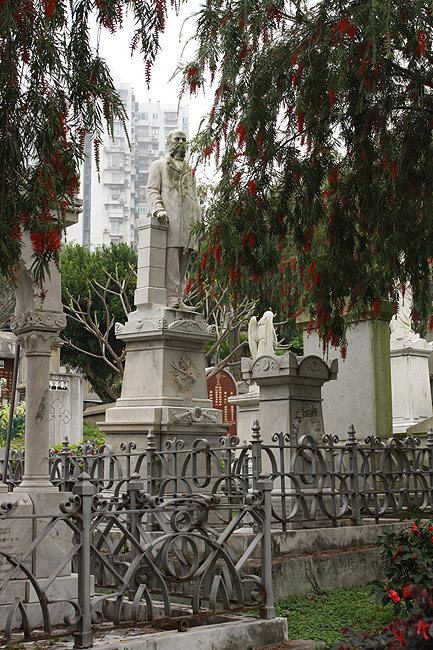 Макао, Экскурсия Холм Гия, Кладбище Святого Михаила (Macao, Guia Hill Route, Cemiterio de S. Miguel Arcanjo - Cemetery of St. Michael the Archangel)
