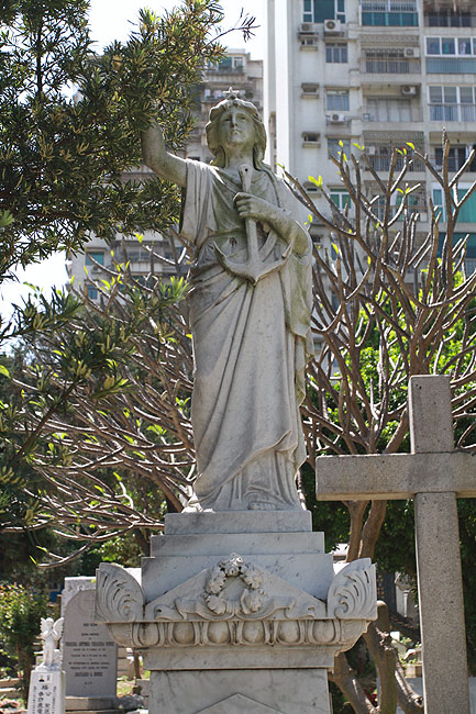 Макао, Экскурсия Холм Гия, Кладбище Святого Михаила (Macao, Guia Hill Route, Cemiterio de S. Miguel Arcanjo - Cemetery of St. Michael the Archangel)