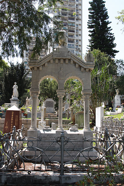 Макао, Экскурсия Холм Гия, Кладбище Святого Михаила (Macao, Guia Hill Route, Cemiterio de S. Miguel Arcanjo - Cemetery of St. Michael the Archangel)