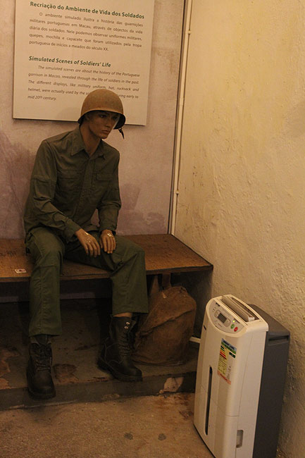 Макао, Экскурсия Холм Гия, Комплекс Военных Туннелей (Macao, Guia Hill Route, Air Raid Shelters)