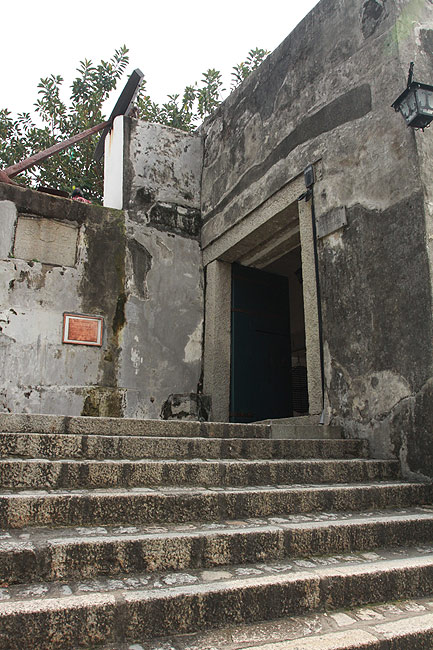 Макао, Экскурсия Холм Гия, Крепость Гия (Macao, Guia Hill Route, Fortaleza da Guia - Guia Fort)