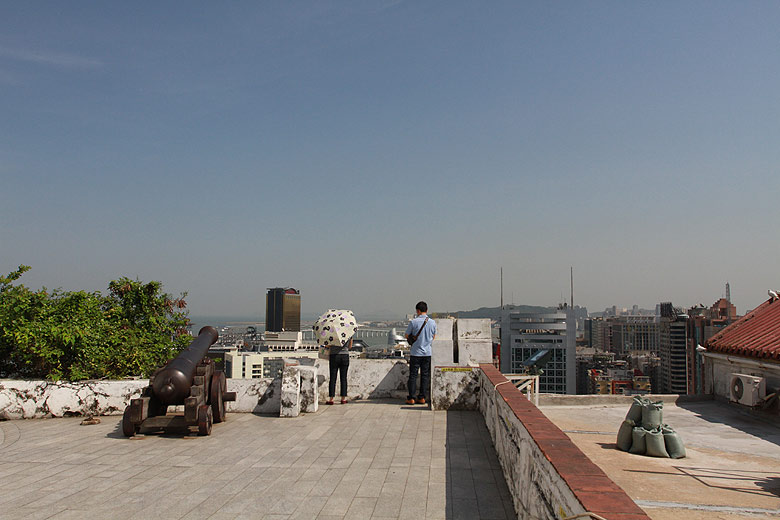 Макао, Экскурсия Холм Гия, Крепость Гия (Macao, Guia Hill Route, Fortaleza da Guia - Guia Fort)