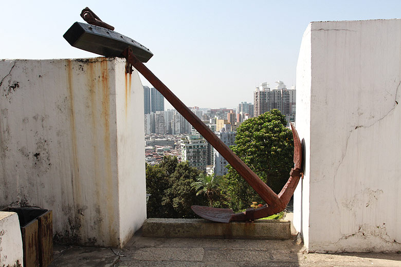 Макао, Экскурсия Холм Гия, Крепость Гия (Macao, Guia Hill Route, Fortaleza da Guia - Guia Fort)