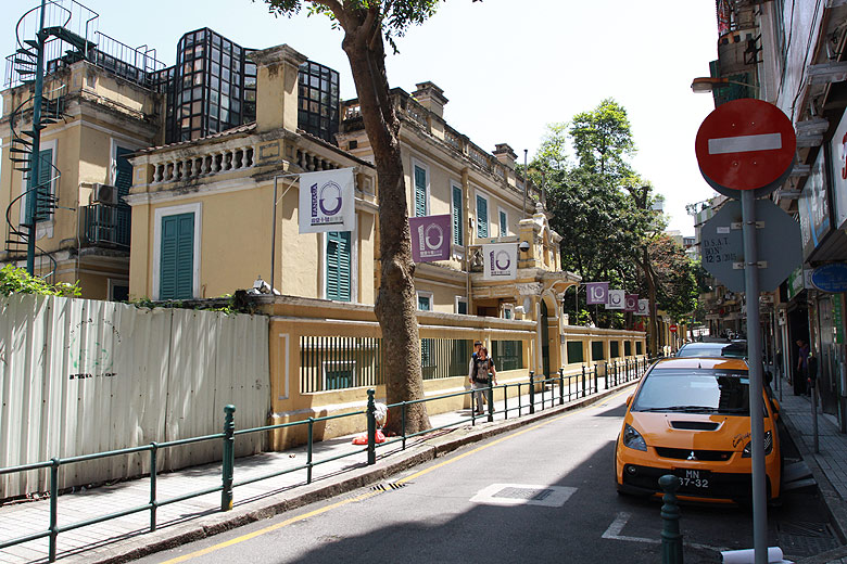 Макао, Экскурсия Холм Гия, Хостел Святого Дома Милосердия (Fantasia10) (Macao, Guia Hill Route, Albergue da Santa Casa da Misericordia - Hostel of the Holy House of Mercy)