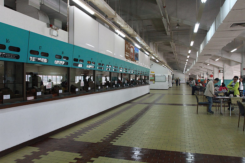 Макао, Скачки, Зал для ставок (Macao, Horse Racing, Betting Hall)